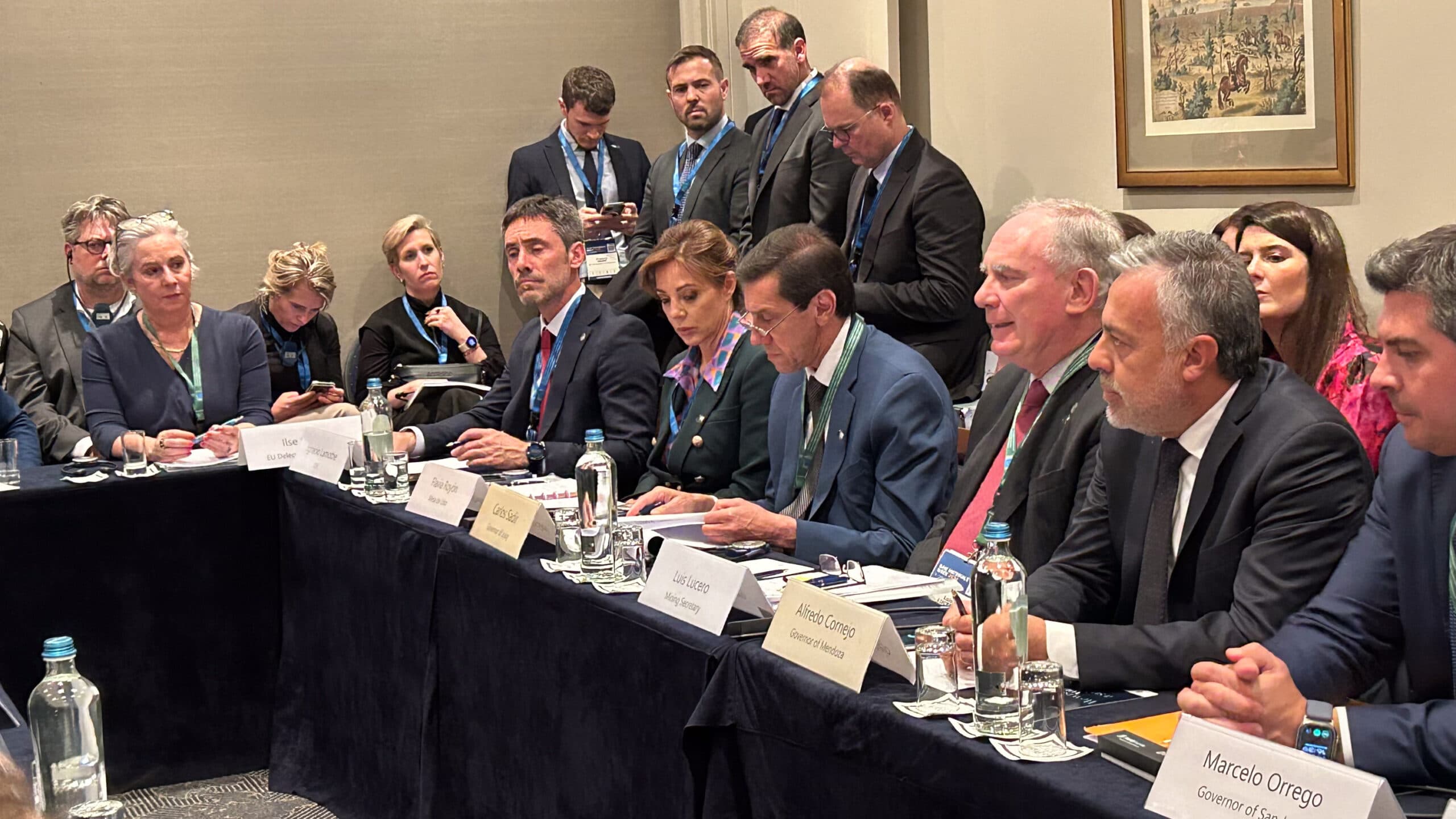 Visita oficial a Bruselas: la delegación argentina se reunió con representantes de fondos de financiamiento y bancos de inversión