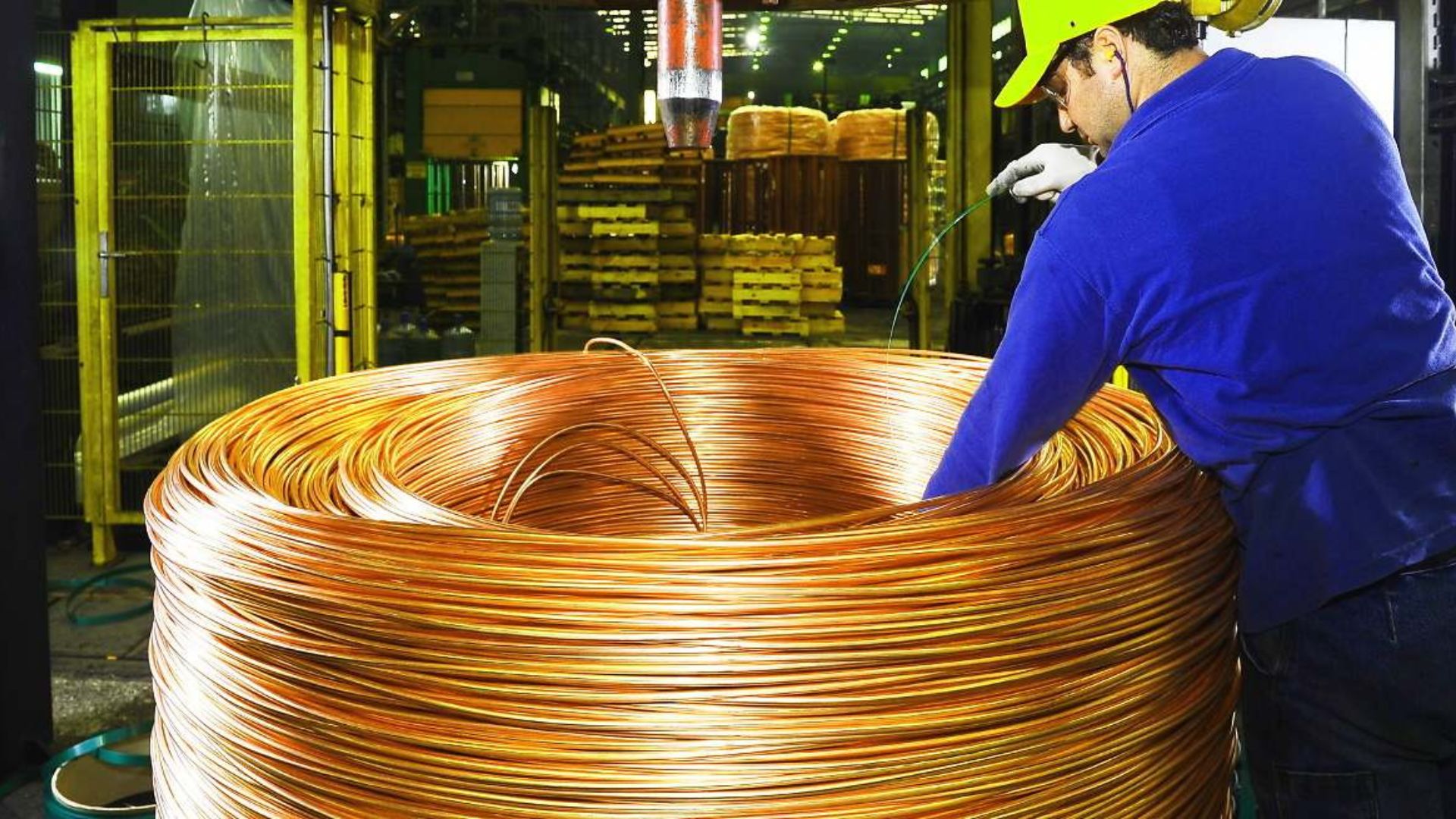 El cobre sostiene precios por encima de los US$ 14.000 la tonelada en medio de una oferta cada vez más ajustada