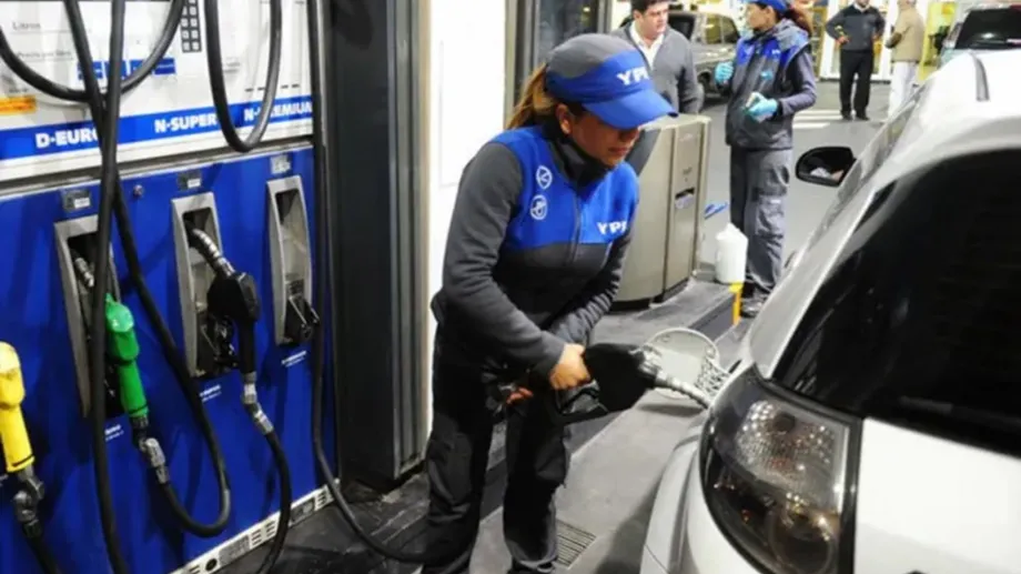YPF ofrecerá combustibles más baratos en la madrugada y las estaciones esperan detalles