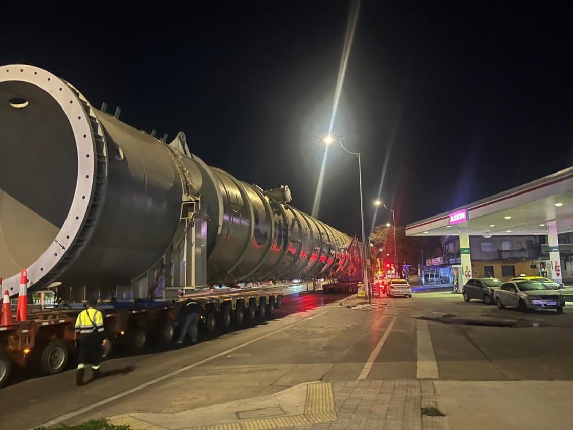 Axion incorpora una torre de destilación de alta tecnología en Campana
