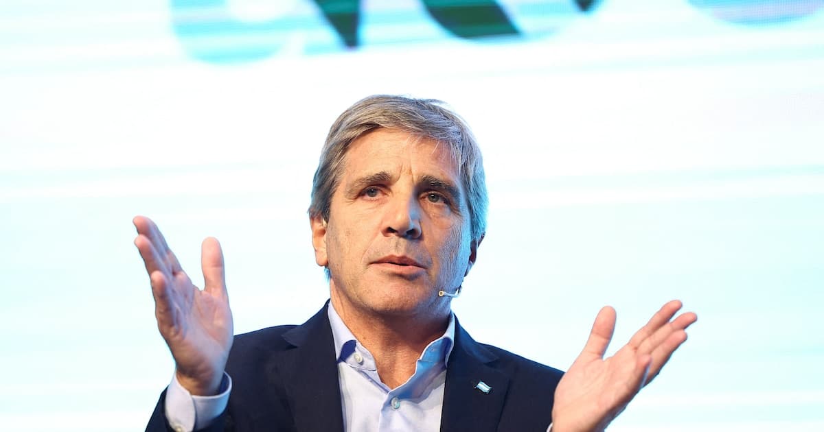 La mejora crediticia de Argentina convive con la caída de la actividad y demora el repunte