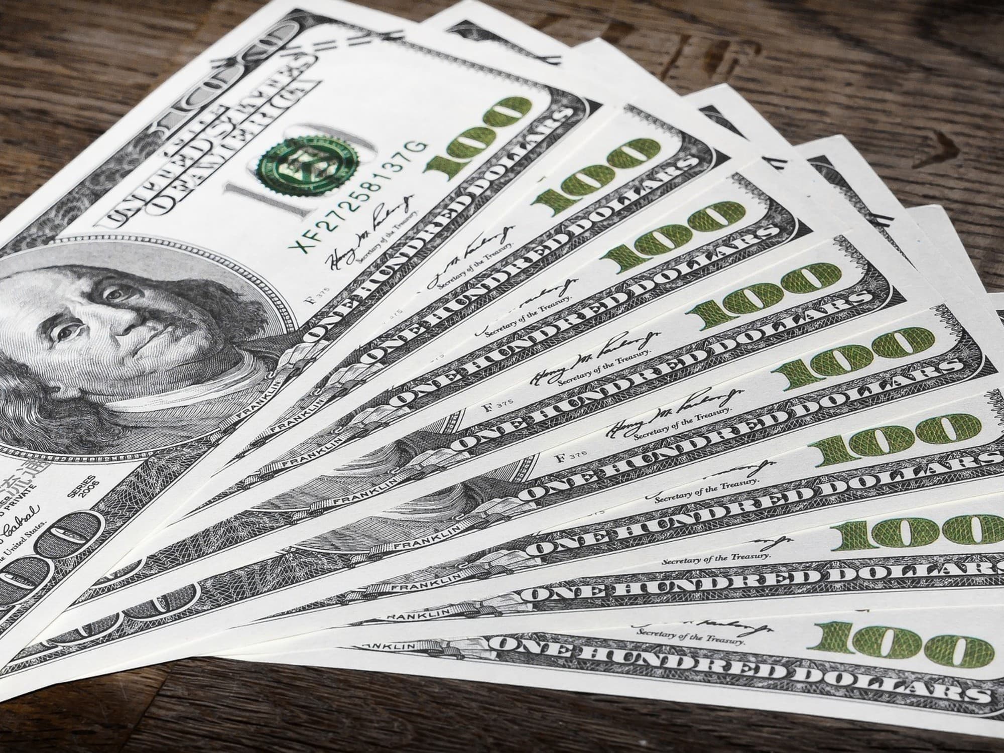 El dólar oficial abrió a $1.520 y el blue llegó a $1.575