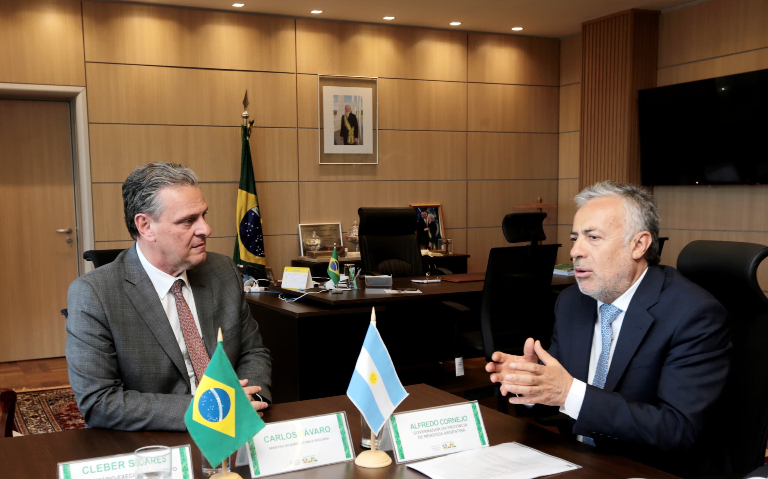 Mendoza destacó sus proyectos mineros en una misión en Brasil