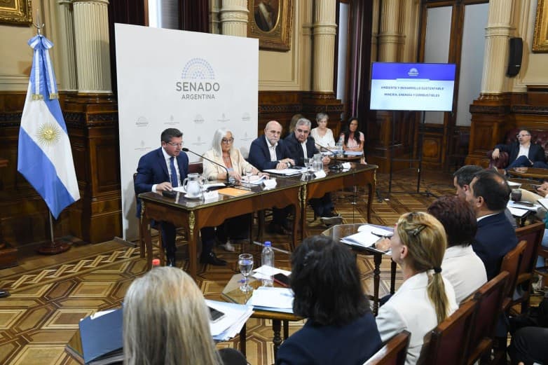 El Senado debate cambios claves a la Ley de Glaciares: en qué cambia con la norma actual