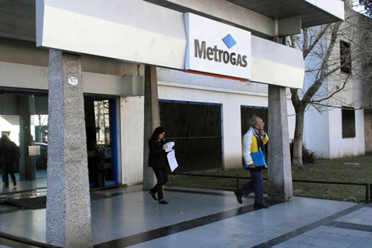 Metrogas entra en la definición con cinco ofertas por el 70% de YPF