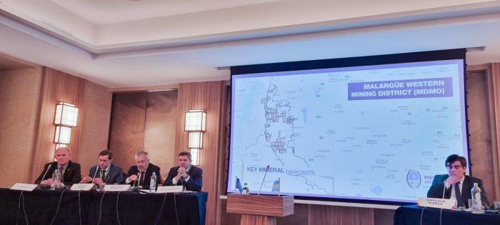 Cornejo en Bruselas Mineria