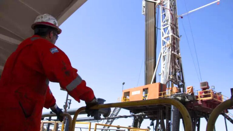 Ofertas laborales del sector energético y minero: perfiles y cómo postularse