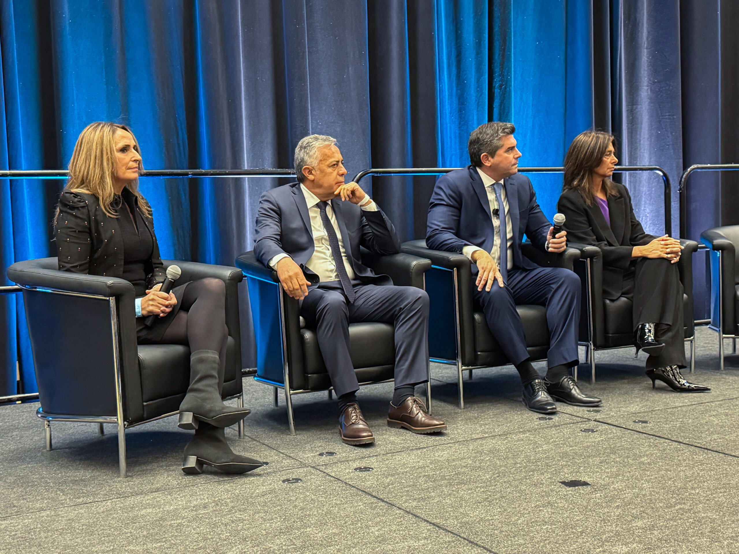 El gobernador de la provincia de Mendoza, Alfredo Cornejo, en Canadá