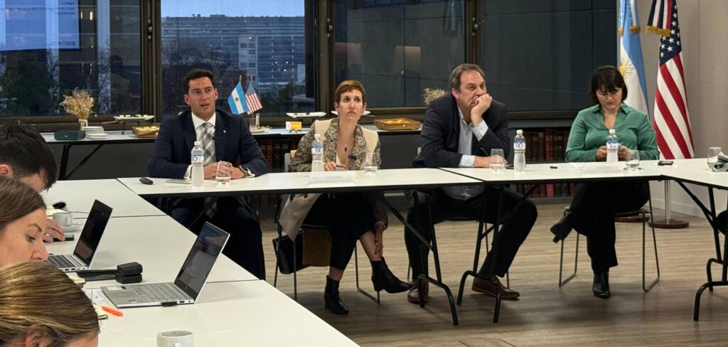 🌱⛰️ Mendoza presentó su estrategia de minería sostenible en un encuentro de AmCham