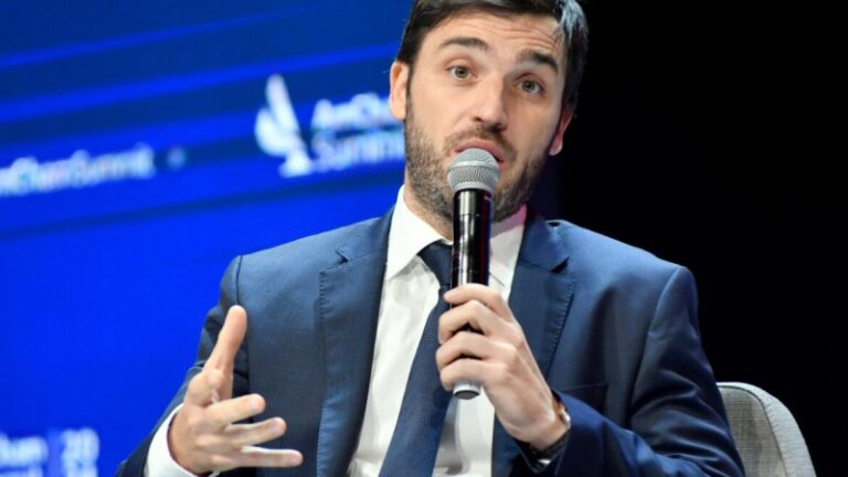 En Amcham Energy, el gobernador de Chubut puso el foco en petróleo convencional, infraestructura y data centers