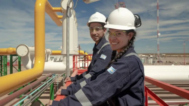 Nuevas oportunidades laborales en industria y servicios: buscan soldadores y mecánicos